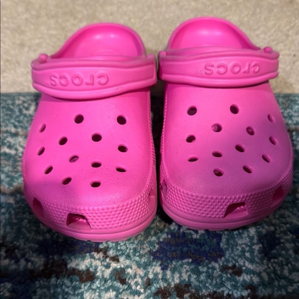 CROCS